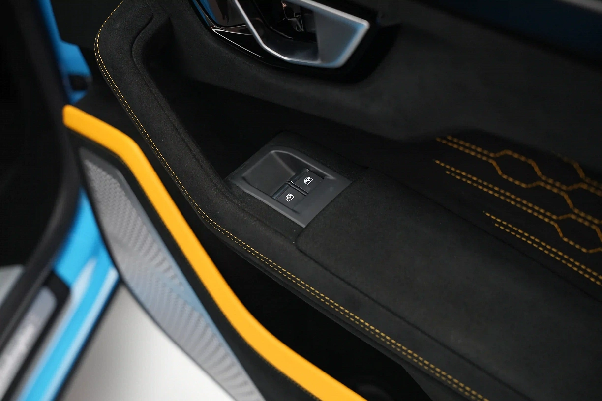 Lamborghini Urus Perfomante 2024 GCC Spec under warranty from Lamborghini.