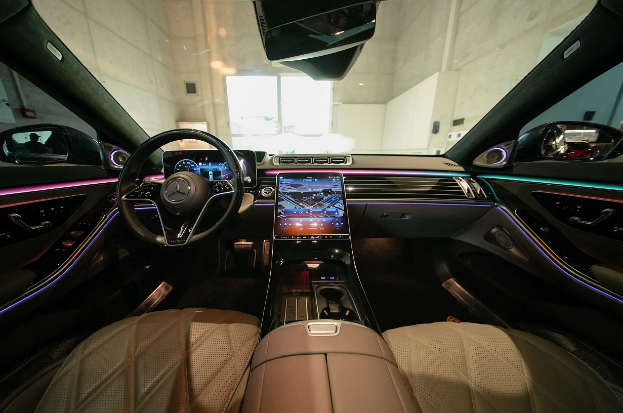 2025 Mercedes S680 Maybach - a flagship of the Mercedes-Benz lineup
