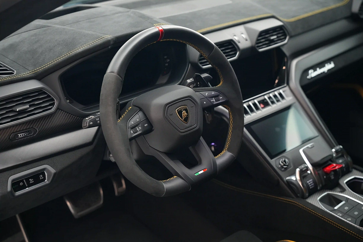 Lamborghini Urus Perfomante 2024 GCC Spec under warranty from Lamborghini.