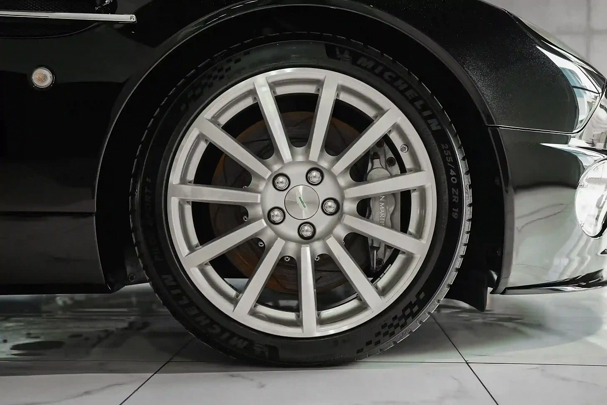 2006 Aston Martin Vanquish S V12 1 of  100 Official Manual Transmission