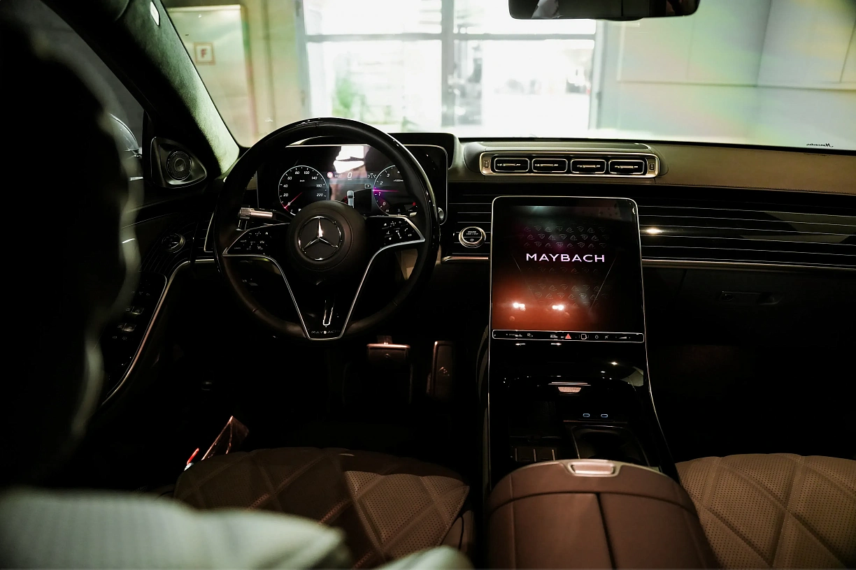 2025 Mercedes S680 Maybach - a flagship of the Mercedes-Benz lineup