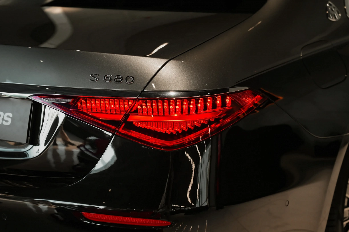 2025 Mercedes S680 Maybach - a flagship of the Mercedes-Benz lineup