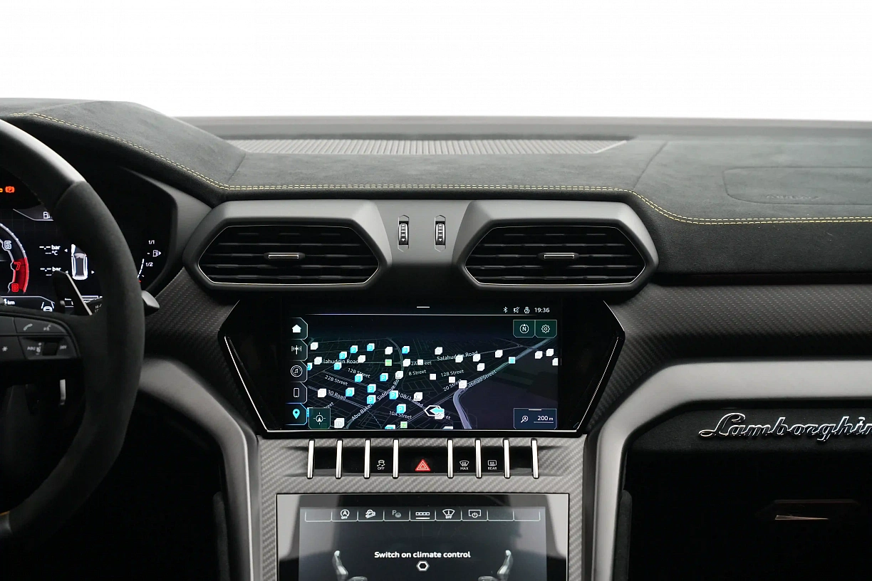 Lamborghini Urus Perfomante 2024 GCC Spec under warranty from Lamborghini.
